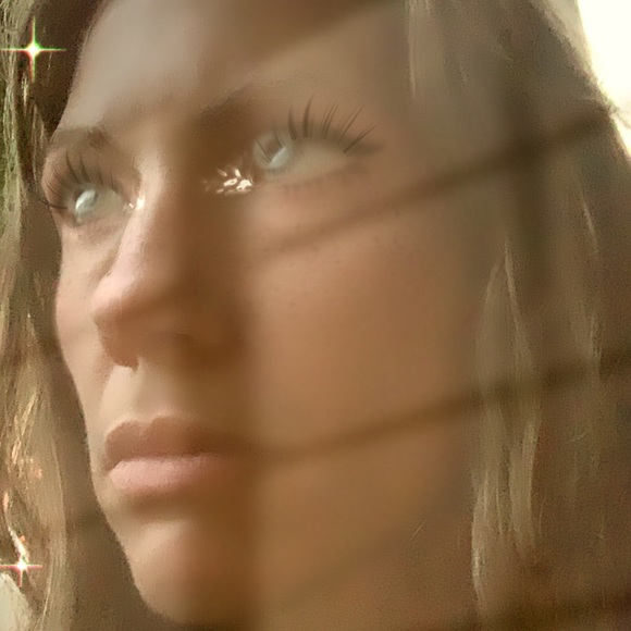 Meet your Posher, Carrie - Picture 8 of 16